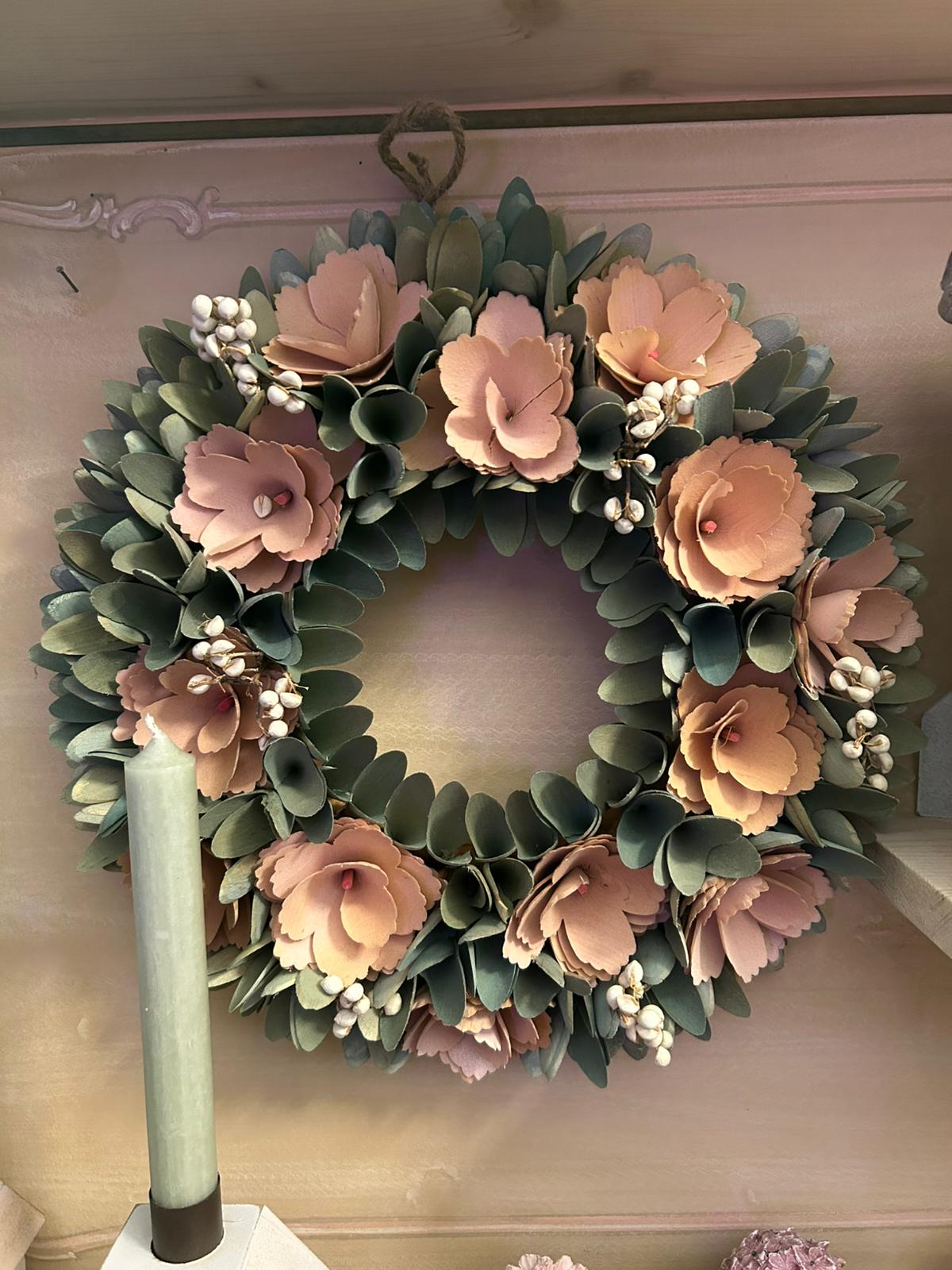 Ghirlanda Eterna Natura con Fiori in Legno – Un Capolavoro Artigianale per la Tua Casa 🌿